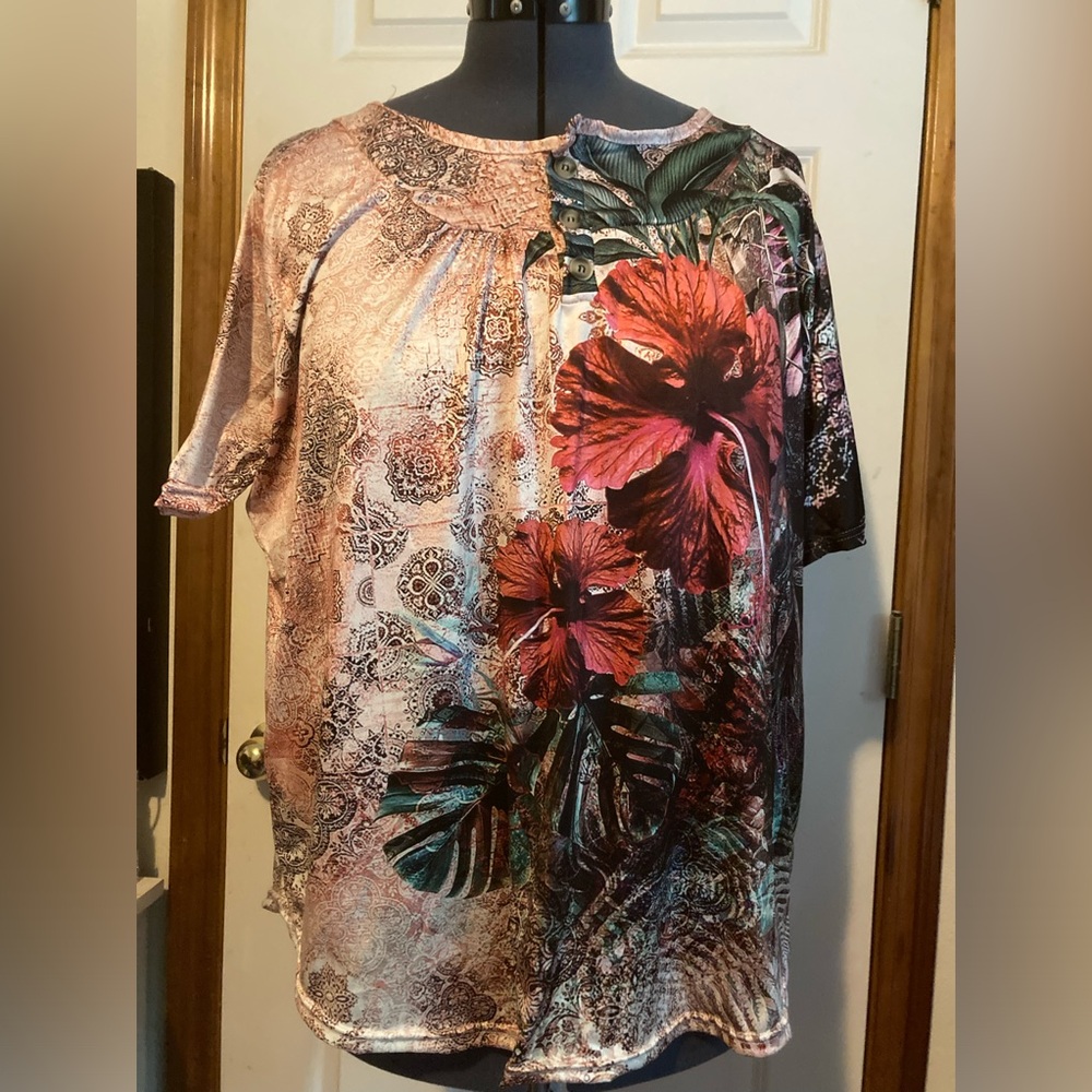 1-2x blouse. New, never worn without tags.
